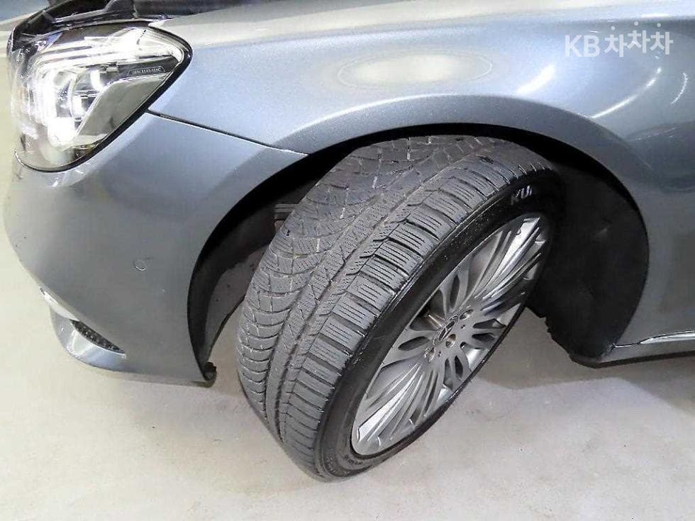 Mercedes-Benz New S-ClassS560L - 20
