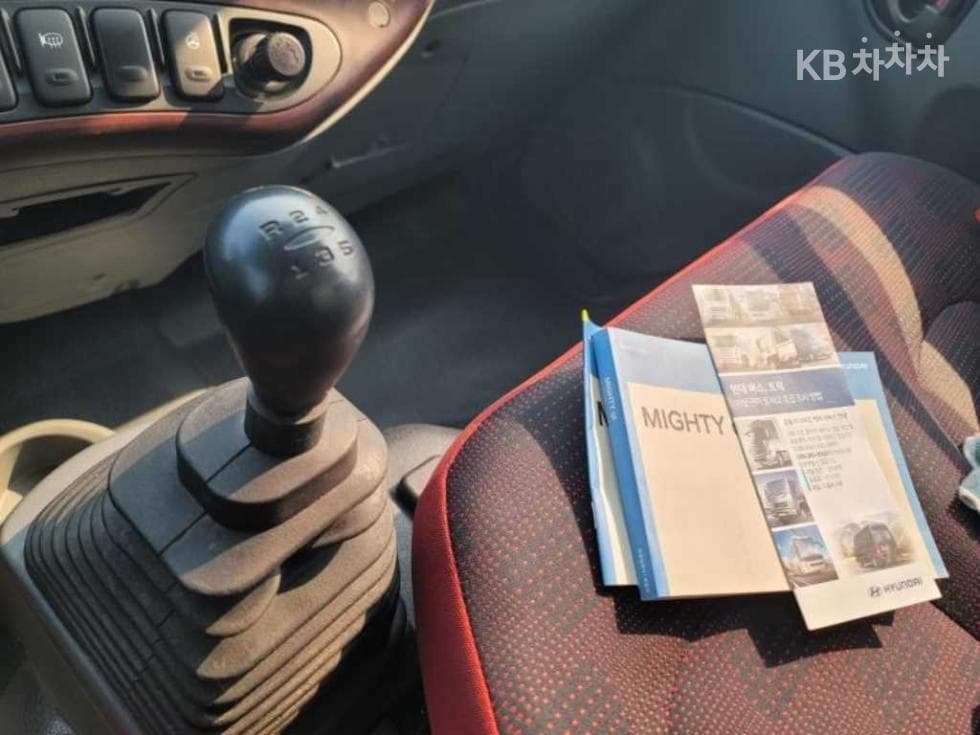 Hyundai Mighty 큐티냉장Top (Cargo)차 일반캡 - - 13