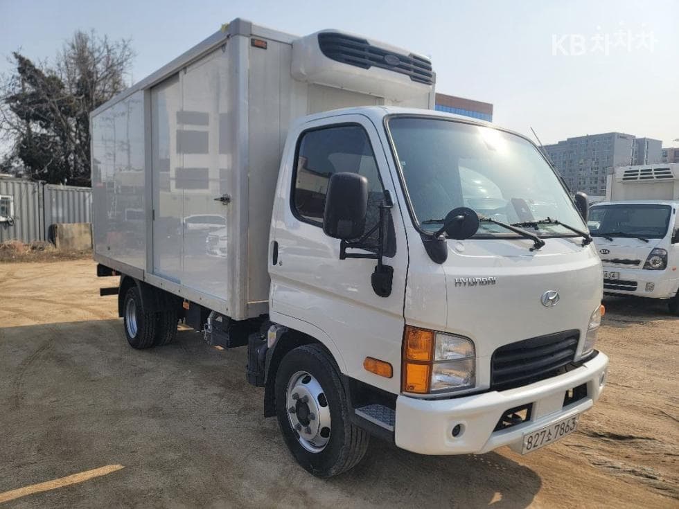 Hyundai Mighty 큐티냉장Top (Cargo)차 일반캡 - - 2