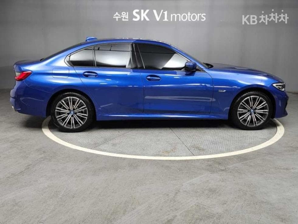 BMW 3 Series (G20)320e M Sport - 3