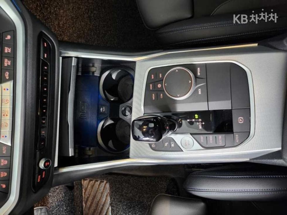 BMW 3 Series (G20)320e M Sport - 12