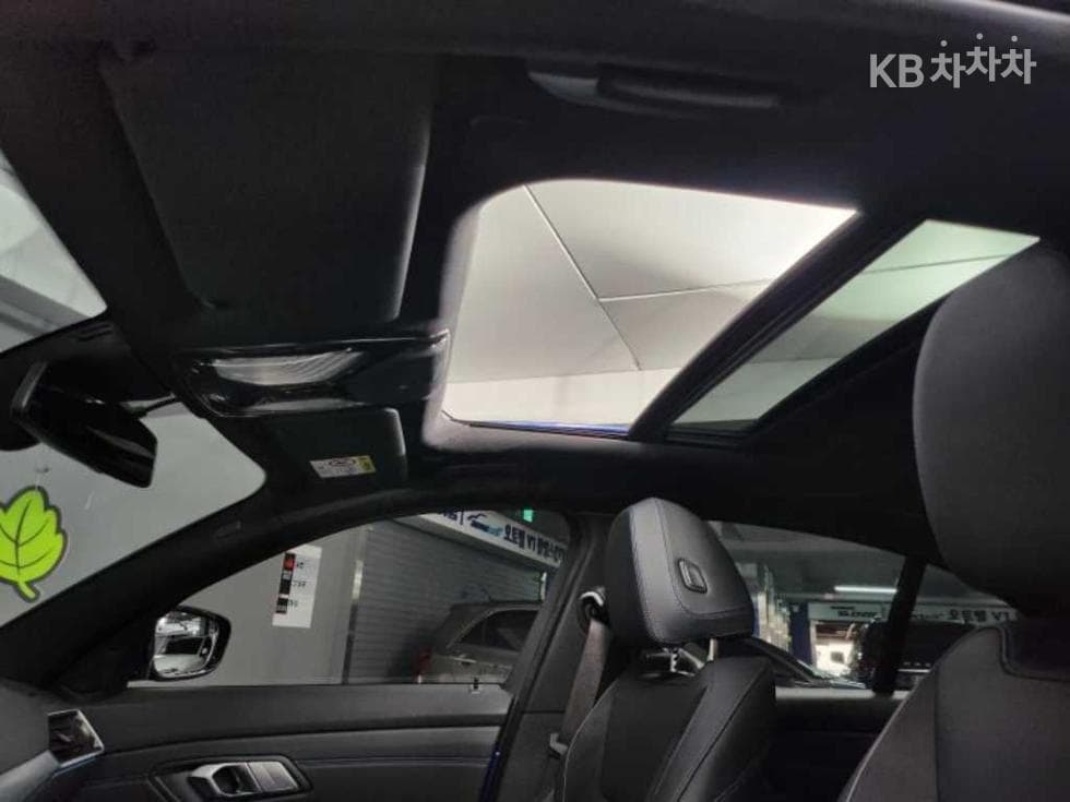 BMW 3 Series (G20)320e M Sport - 16