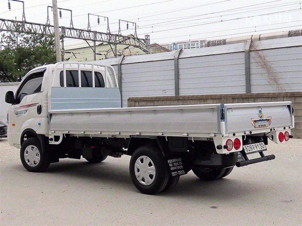 Kia The New (facelift) Bongo 3 (light truck)LPG 1 Ton 표준캡 장축 4WD GL Light - 3