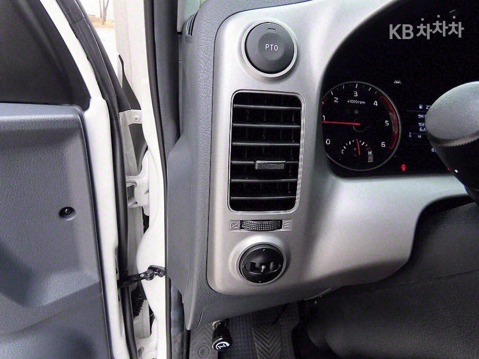 Kia The New (facelift) Bongo 3 (light truck)LPG 1 Ton 표준캡 장축 4WD GL Light - 12
