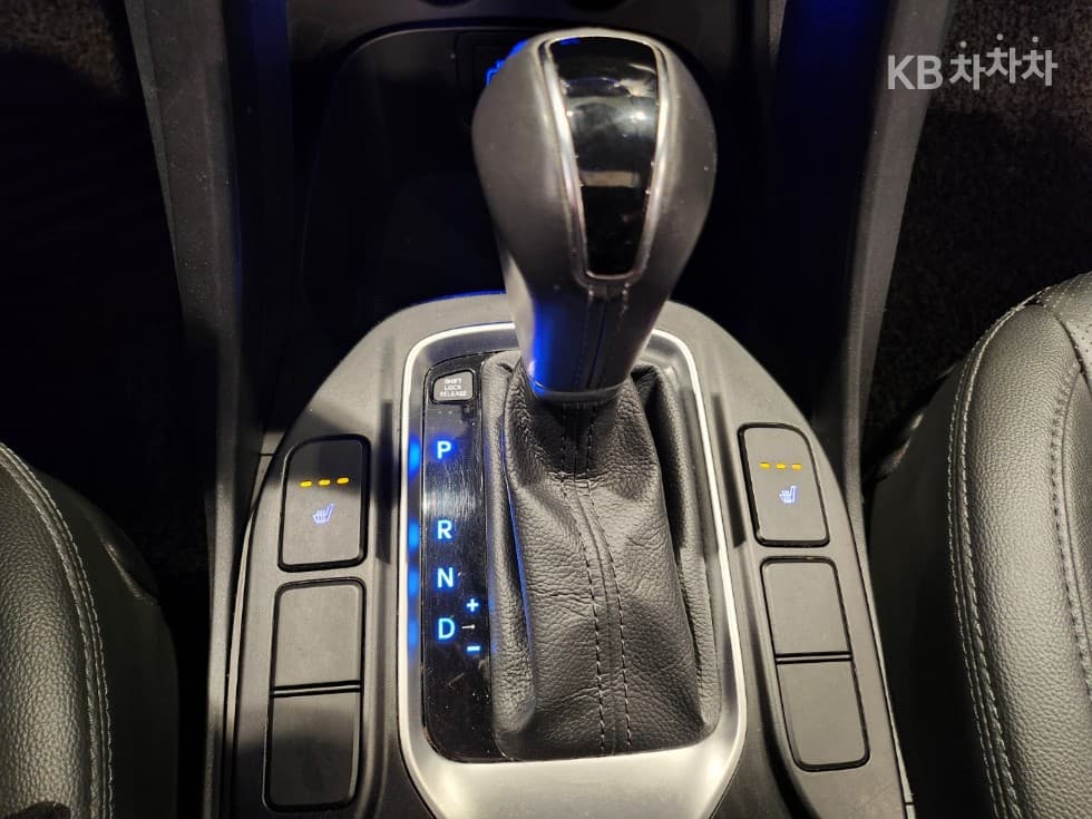 Хюндай Санта Фе The PrimeДизел Хонда R-двигател 2.0 дизел 2WD 5-местен Premium - 15