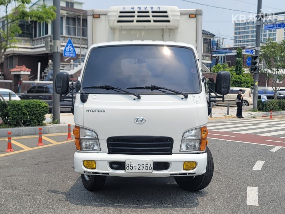 Hyundai Mighty 큐티 냉장Top (Cargo)차 일반캡 - - Image 1