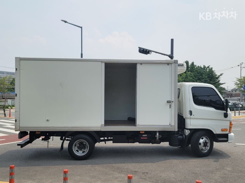 Hyundai Mighty 큐티냉장Top (Cargo)차 일반캡 - - 8