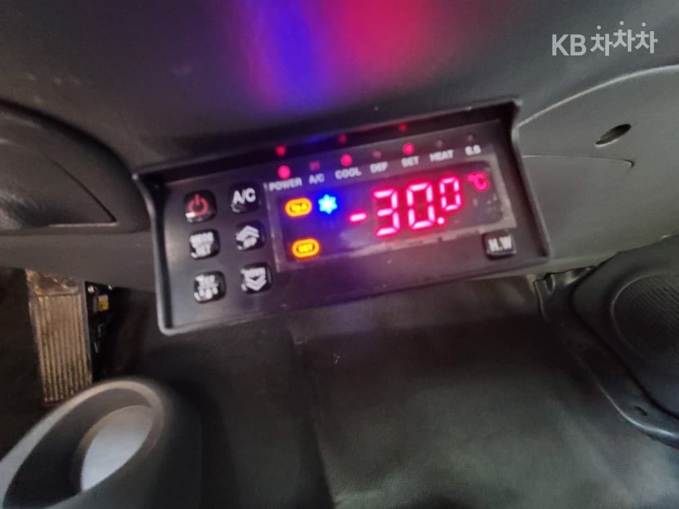 Hyundai Mighty 큐티냉장Top (Cargo)차 일반캡 - - 14