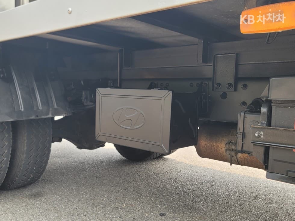 Hyundai Mighty 큐티냉장Top (Cargo)차 일반캡 - - 17