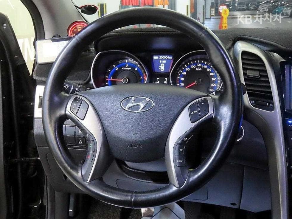 Hyundai i30(신형)1.6 VGT PYL - 8