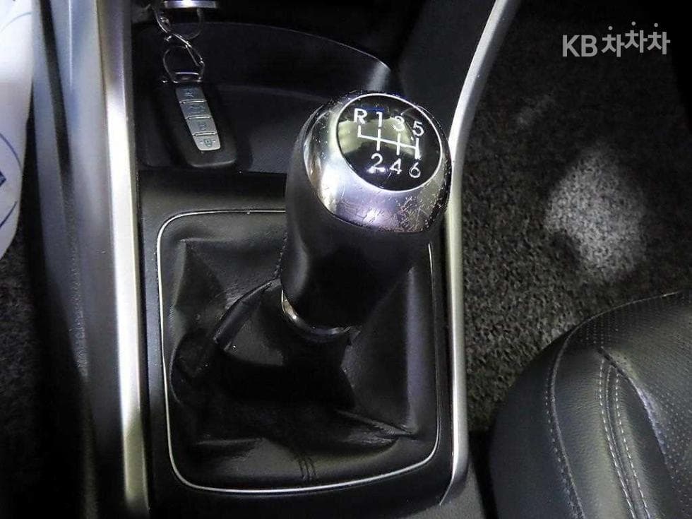 Hyundai i30(신형)1.6 VGT PYL - 12