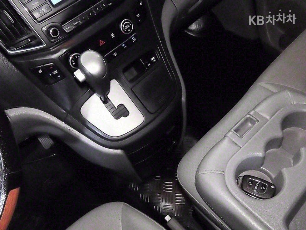 Хюндай Гранд Старекс12-местен Комби CVX Смарт - 12