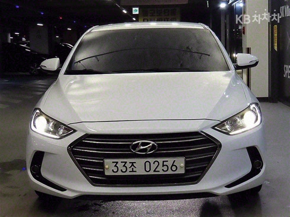 Hyundai Avante (Elantra)AD1.6 GDi Modern Special (special feature/edition) - 2