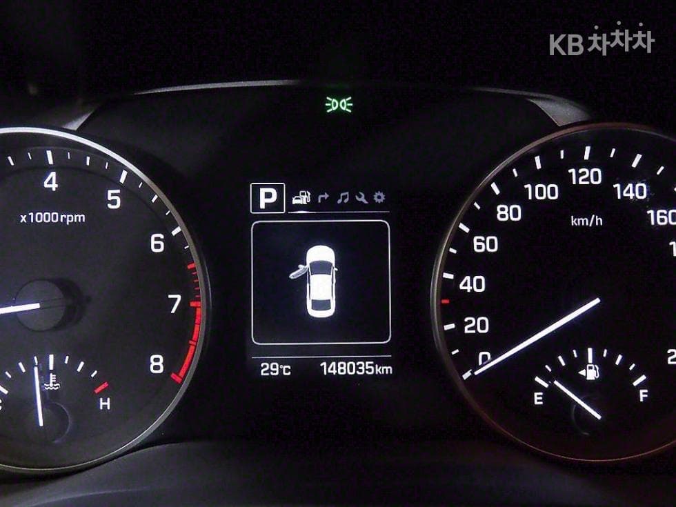 Hyundai Avante (Elantra)AD1.6 GDi Modern Special (special feature/edition) - 9