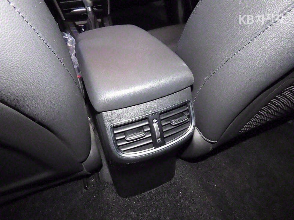 Hyundai Avante (Elantra)AD1.6 GDi Modern Special (special feature/edition) - 18