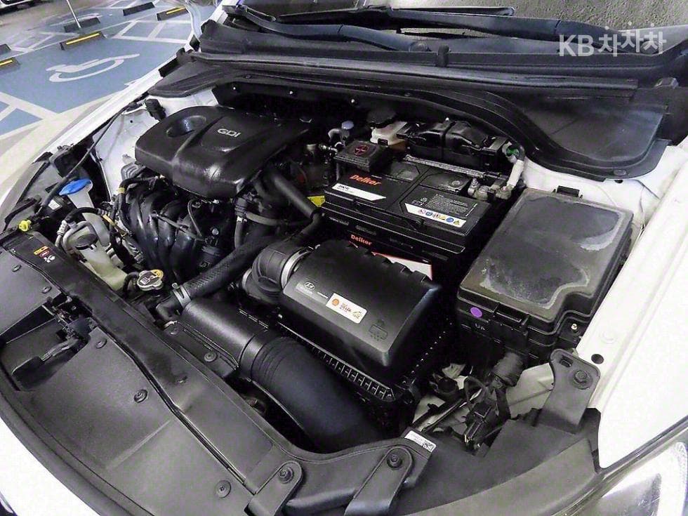 Hyundai Avante (Elantra)AD1.6 GDi Modern Special (special feature/edition) - 19
