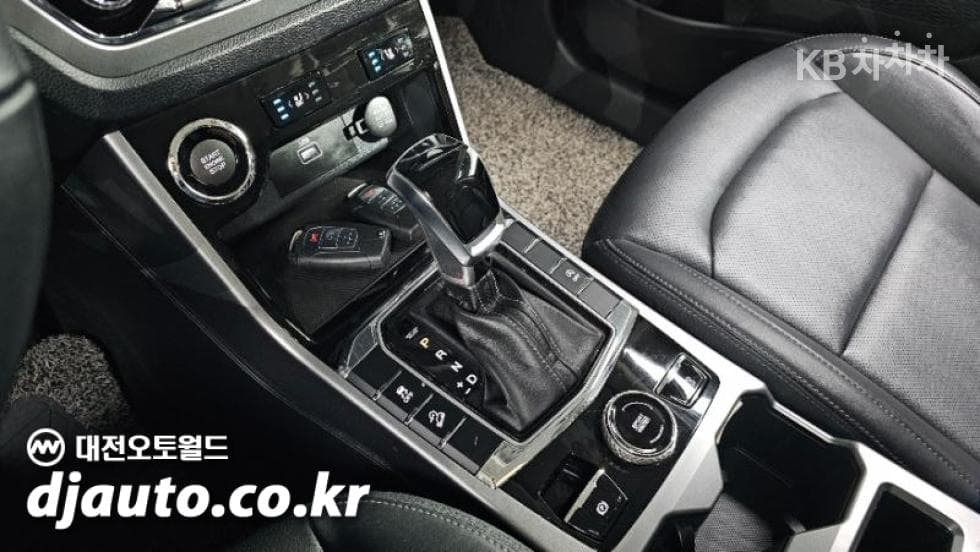 КейДжи Мобилити 뷰티플 코란도1.5 GDi Turbo 2WD C5 Plus - 9