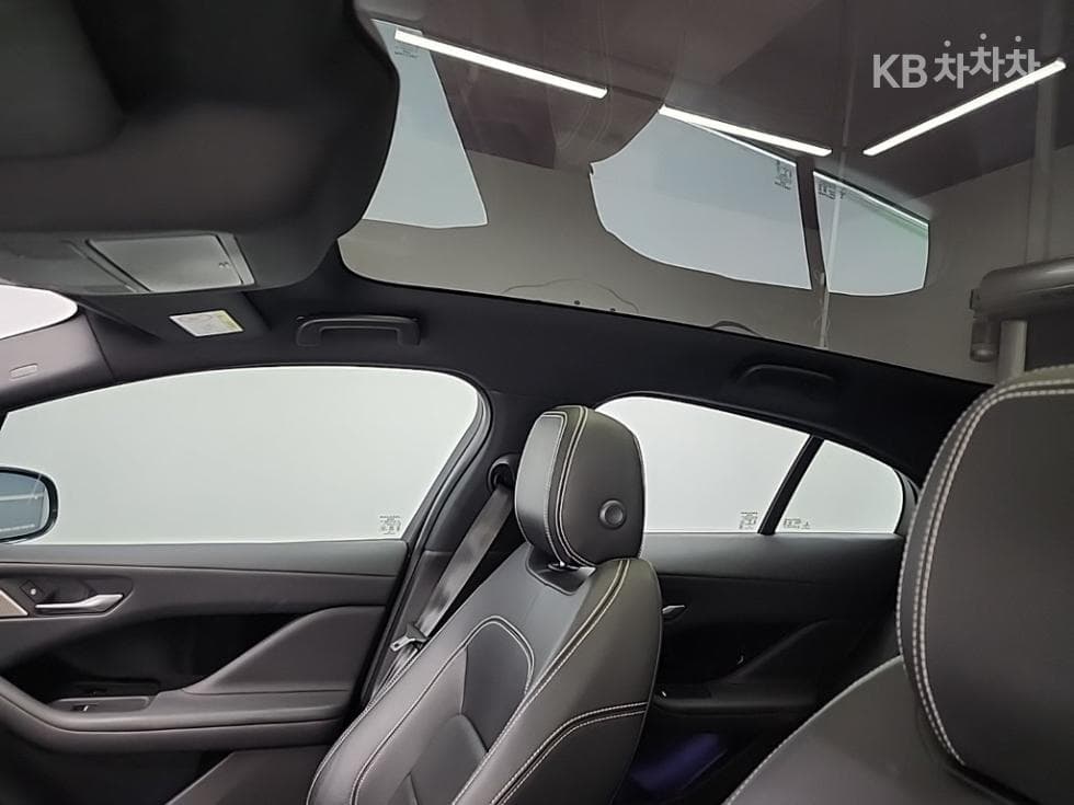 Jaguar I-PACEEV 400 SE - 14