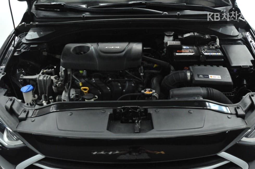 Хюндай Avante (Elantra)AD1.6 GDi Стил - 6