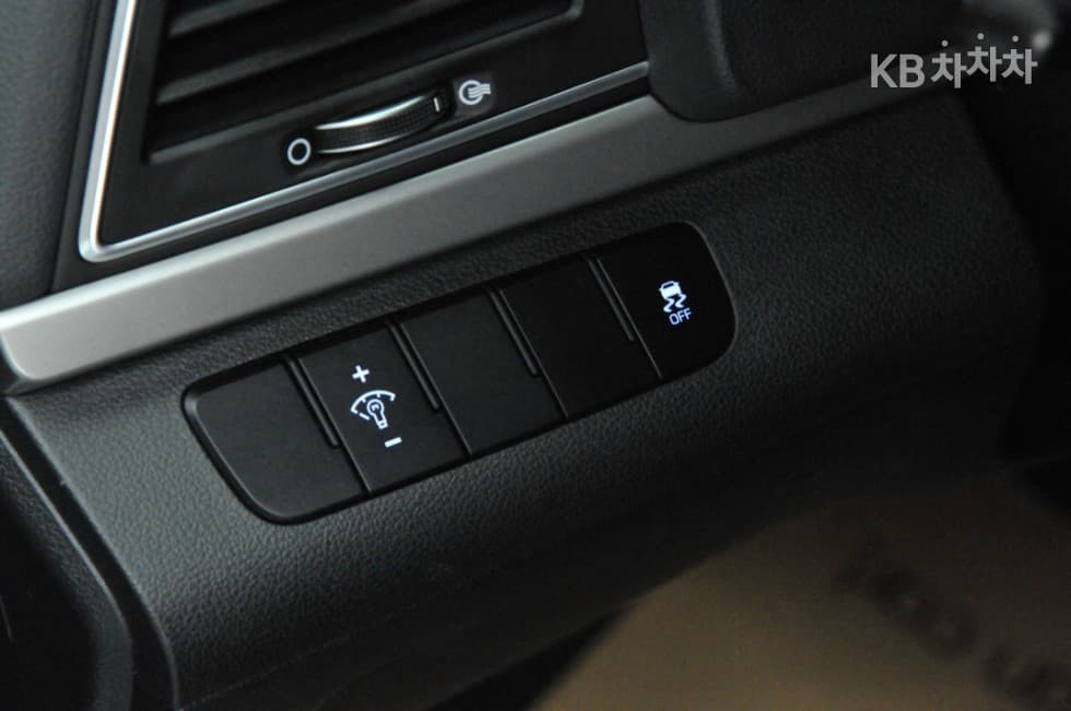 Хюндай Avante (Elantra)AD1.6 GDi Стил - 9