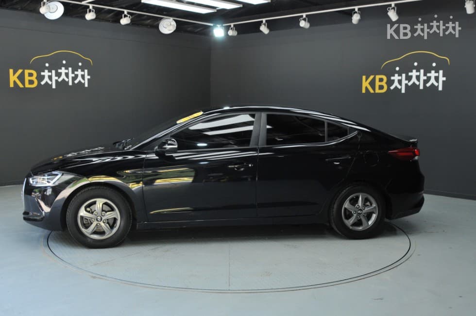 Хюндай Avante (Elantra)AD1.6 GDi Стил - 17