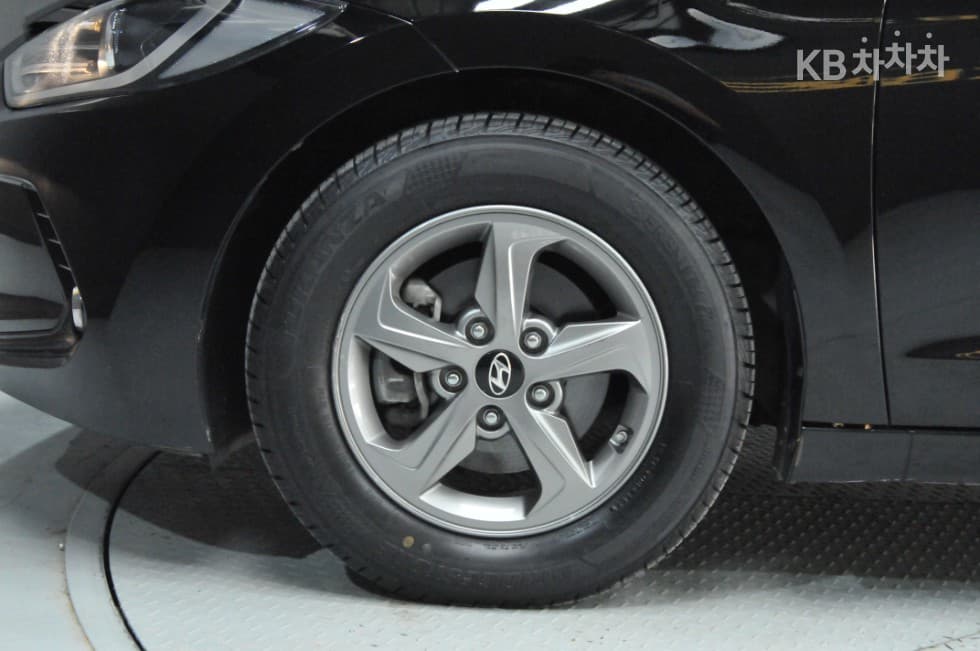 Хюндай Avante (Elantra)AD1.6 GDi Стил - 20