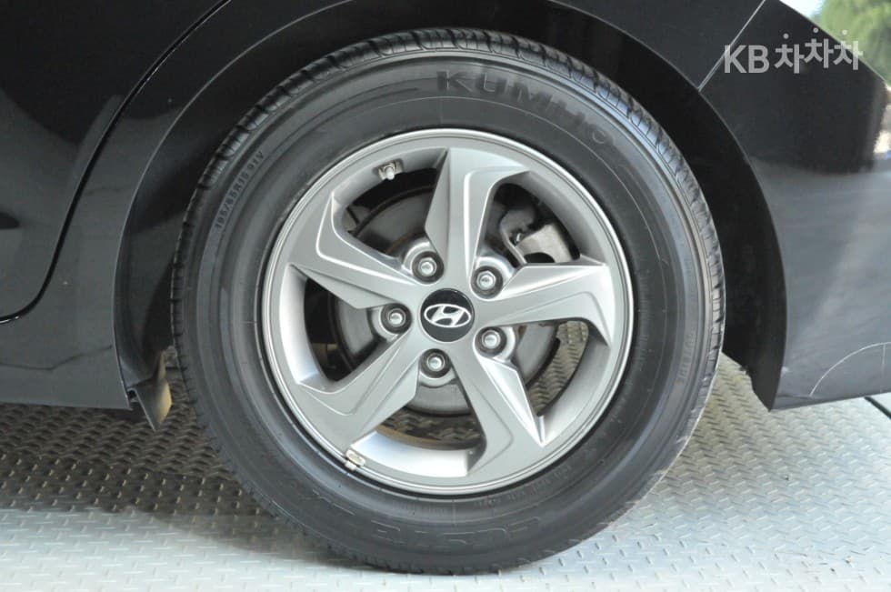 Хюндай Avante (Elantra)AD1.6 GDi Стил - 21