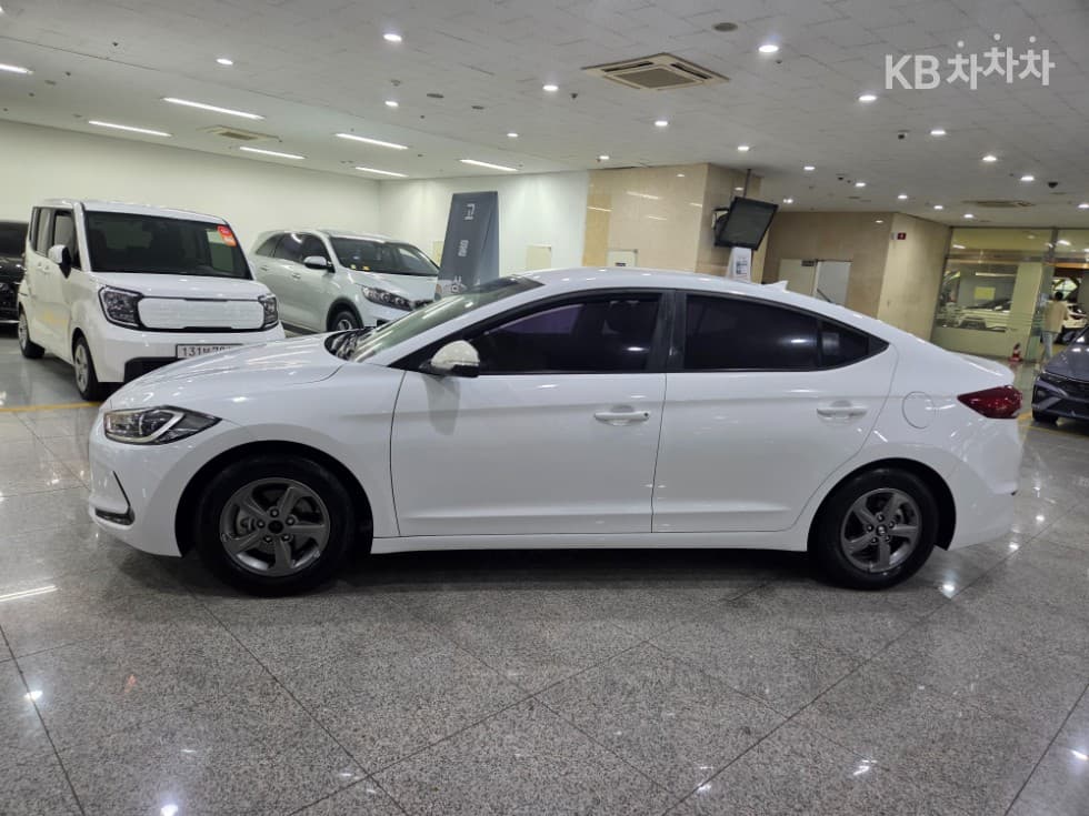 Хюндай Avante (Elantra)AD1.6 LPi Рент-а-кар Смарт - 3