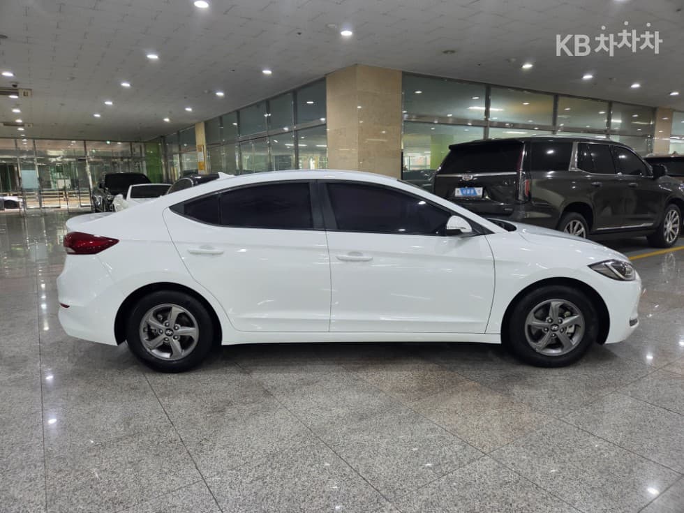 Хюндай Avante (Elantra)AD1.6 LPi Рент-а-кар Смарт - 5