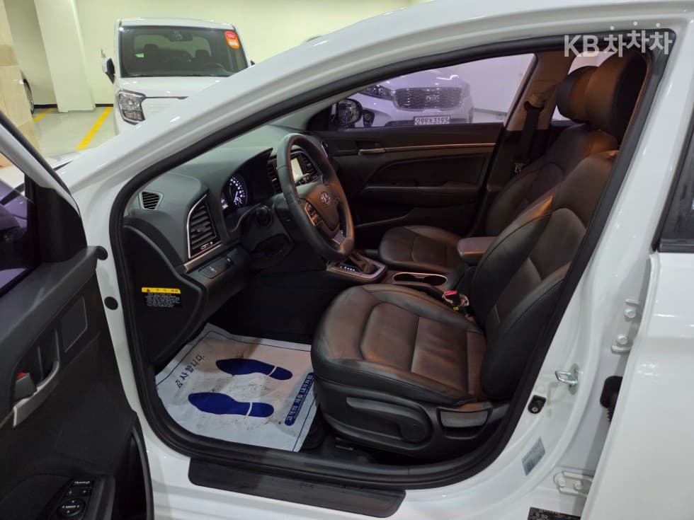 Хюндай Avante (Elantra)AD1.6 LPi Рент-а-кар Смарт - 6