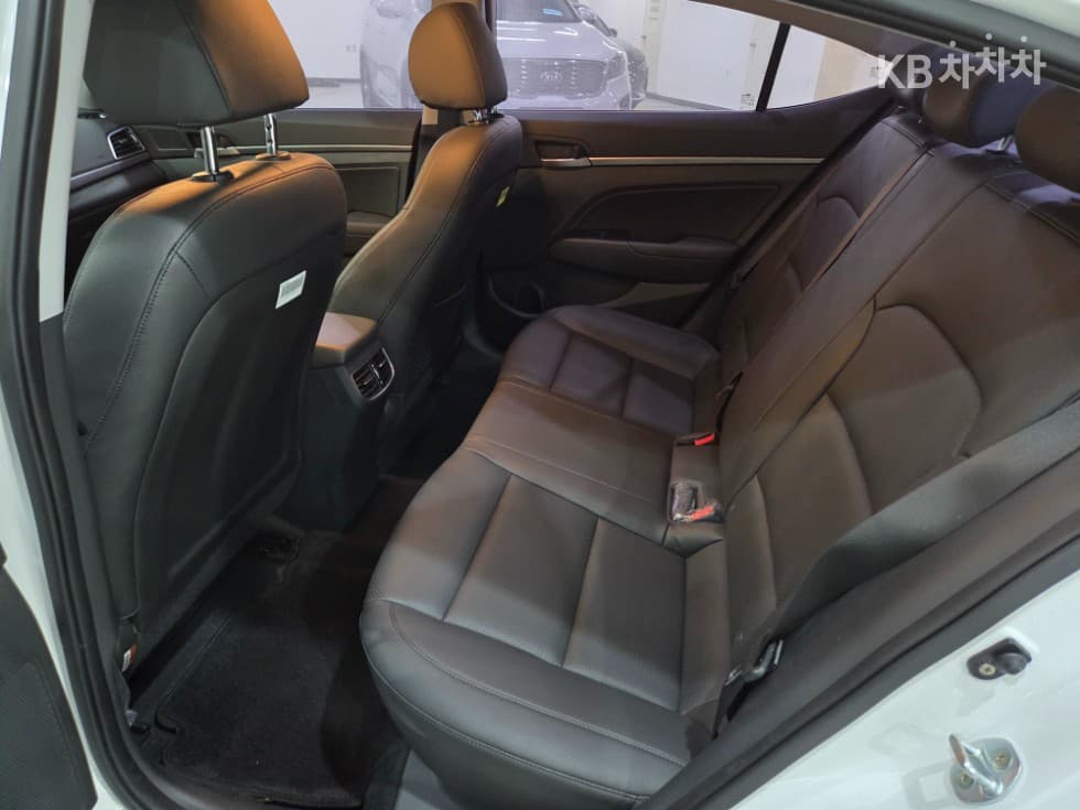 Хюндай Avante (Elantra)AD1.6 LPi Рент-а-кар Смарт - 7