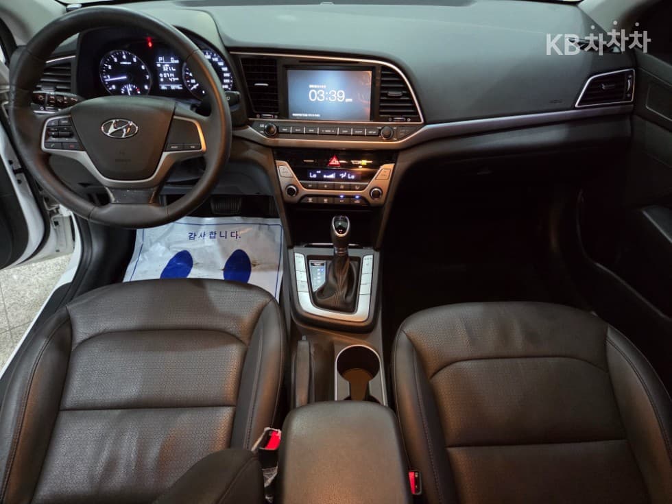 Хюндай Avante (Elantra)AD1.6 LPi Рент-а-кар Смарт - 8