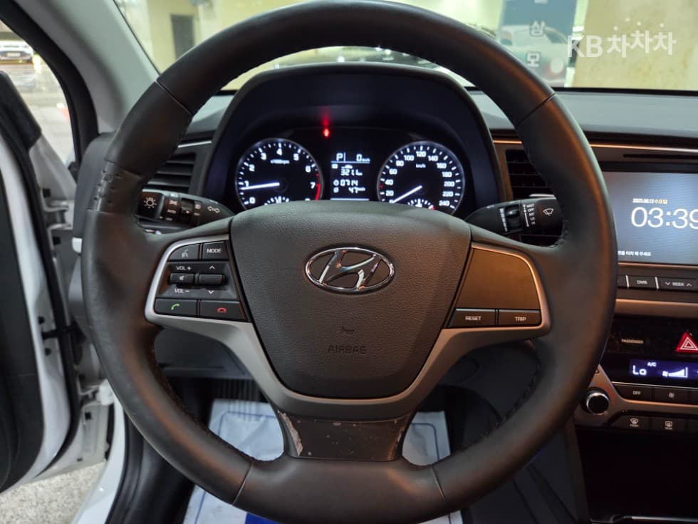 Хюндай Avante (Elantra)AD1.6 LPi Рент-а-кар Смарт - 9