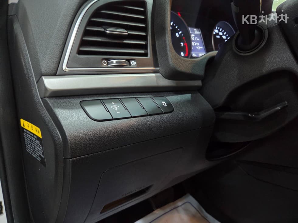 Хюндай Avante (Elantra)AD1.6 LPi Рент-а-кар Смарт - 15