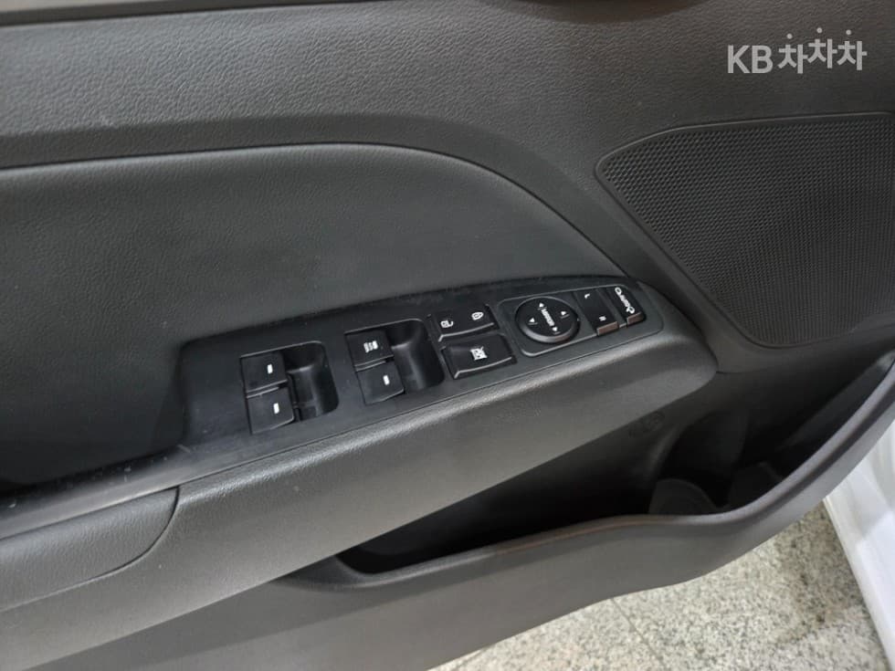 Хюндай Avante (Elantra)AD1.6 LPi Рент-а-кар Смарт - 16