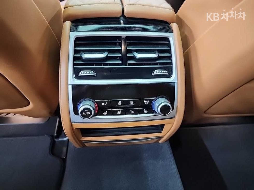 BMW 7시리즈 (G11)740e xDRIVE 아이퍼포먼스 M 스포츠 - 13