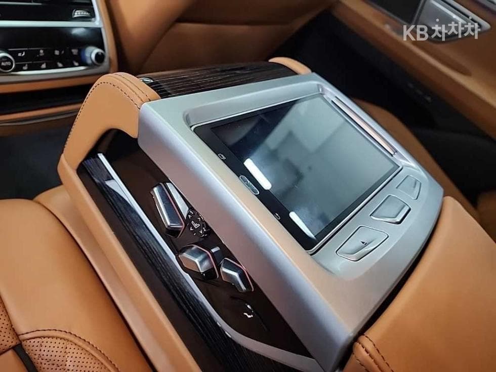 BMW 7시리즈 (G11)740e xDRIVE 아이퍼포먼스 M 스포츠 - 14