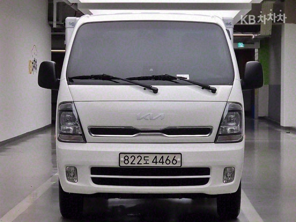 Киа The New (фейслифт) Бонго 3 (лек) Box Truck 1 тон 저상형 Королевска кабина Удължено междуосие LБазов - Image 1