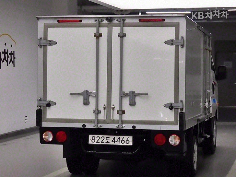 Киа The New (фейслифт) Бонго 3 (лек)Box Truck 1 тон 저상형 Королевска кабина Удължено междуосие LБазов - 4