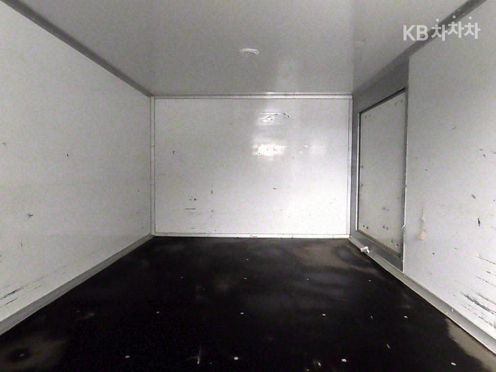 Киа The New (фейслифт) Бонго 3 (лек)Box Truck 1 тон 저상형 Королевска кабина Удължено междуосие LБазов - 5