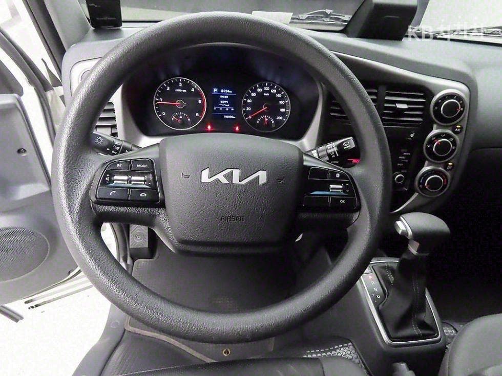 Киа The New (фейслифт) Бонго 3 (лек)Box Truck 1 тон 저상형 Королевска кабина Удължено междуосие LБазов - 7