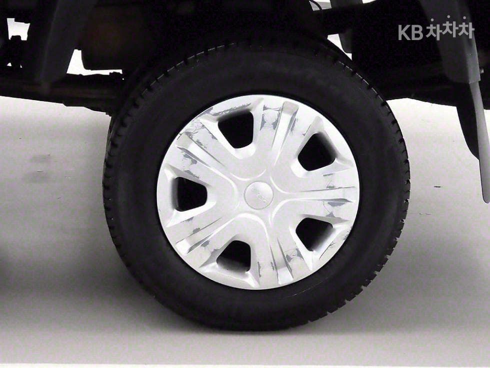 Киа The New (фейслифт) Бонго 3 (лек)Box Truck 1 тон 저상형 Королевска кабина Удължено междуосие LБазов - 17