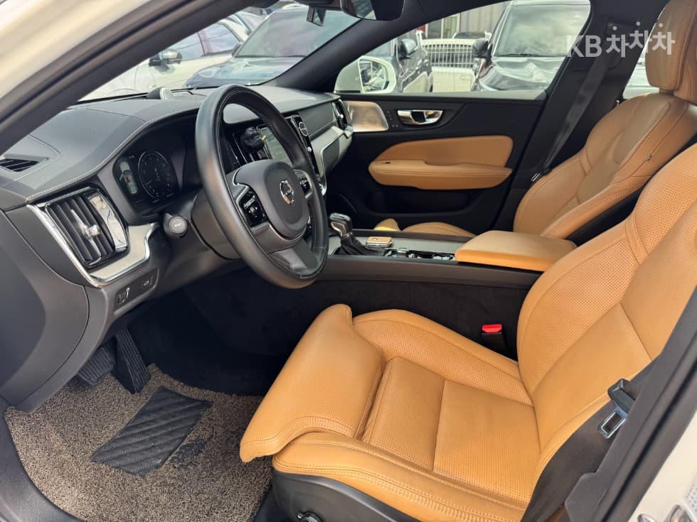 Volvo V60 CC(Второ поколение)T5 AWD Pro - 9