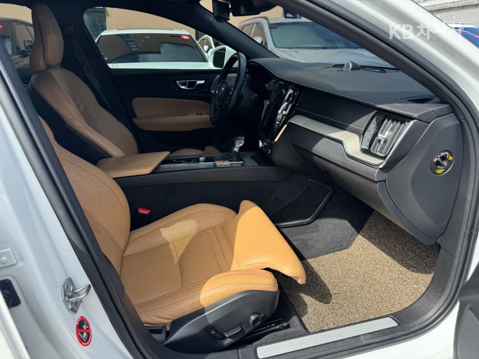 Volvo V60 CC(Второ поколение)T5 AWD Pro - 10