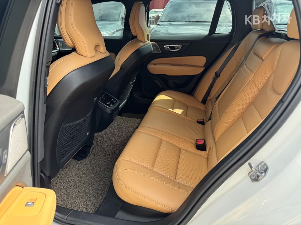 Volvo V60 CC(Второ поколение)T5 AWD Pro - 11