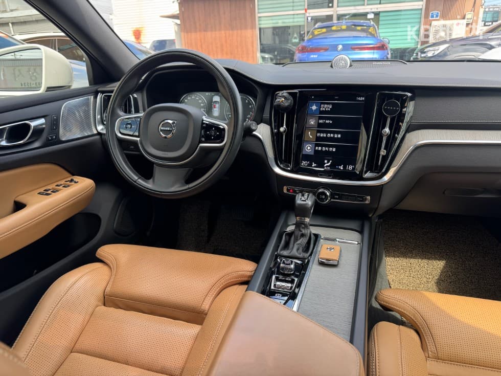 Volvo V60 CC(Второ поколение)T5 AWD Pro - 12