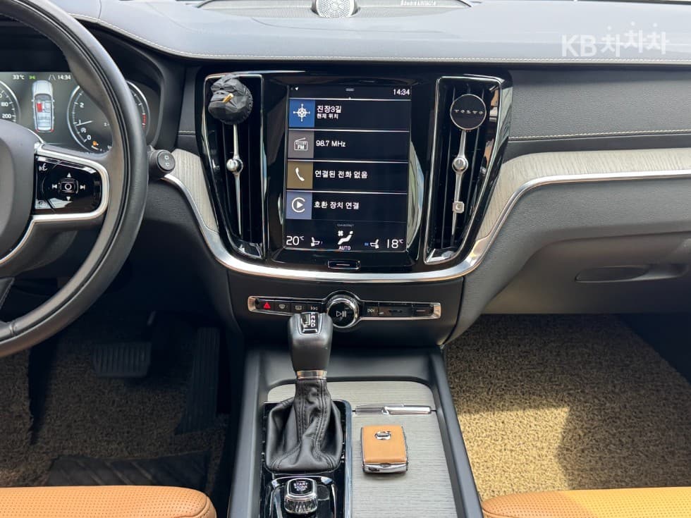 Volvo V60 CC(Второ поколение)T5 AWD Pro - 13