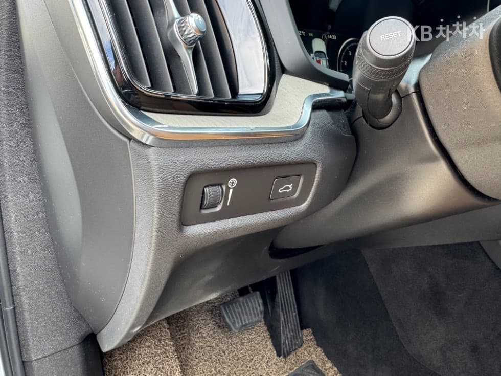 Volvo V60 CC(Второ поколение)T5 AWD Pro - 17