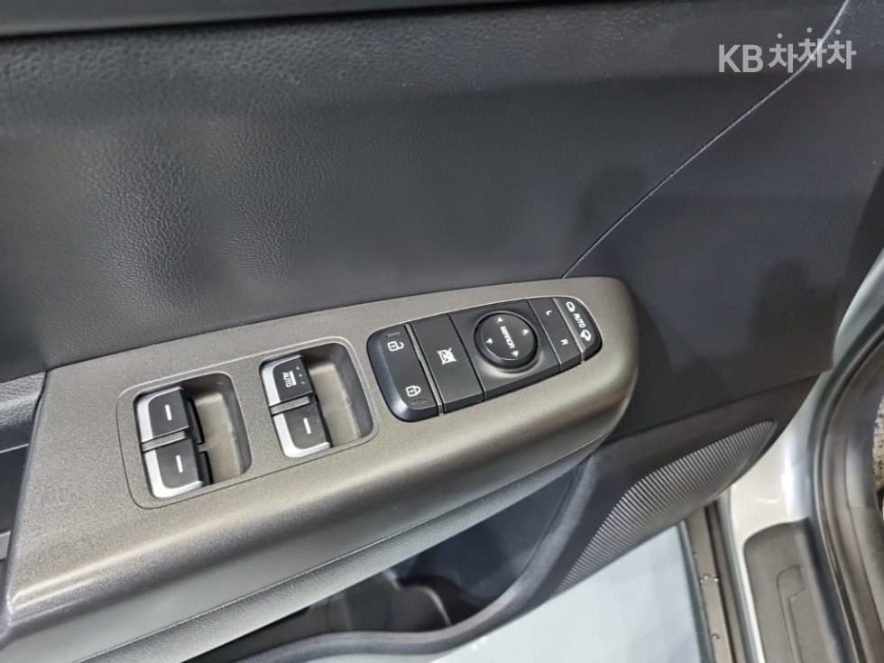 Киа Sportage 더 볼드Смарт스트림 D 1.6 Дизел 2WD Престиж - 10