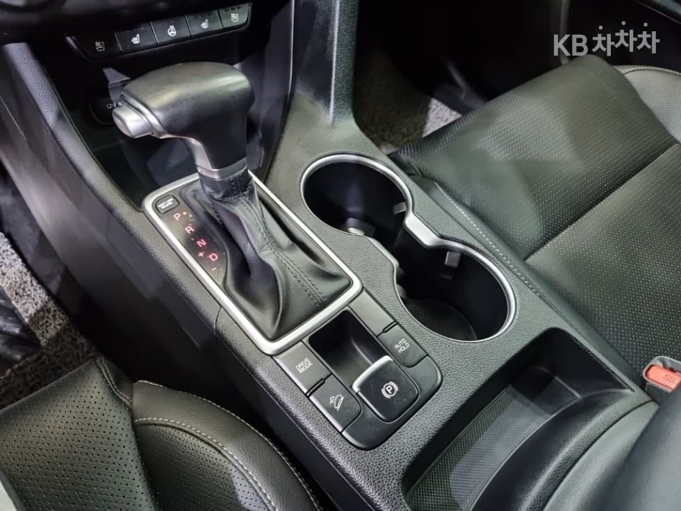 Киа Sportage 더 볼드Смарт스트림 D 1.6 Дизел 2WD Престиж - 14